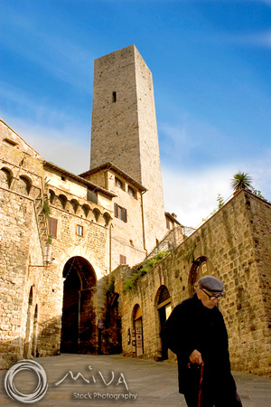 Miva Stock_1570 - Italy, San Gimignano, Medieval towers