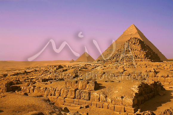 Miva Stock_1699 - Egypt, Cairo, Giza, Great and lesser Pyramids