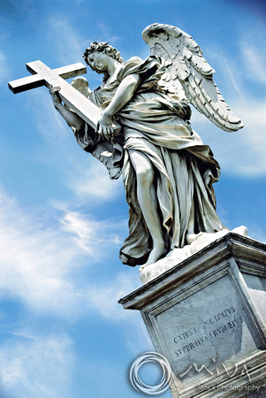 Miva Stock_1304 - Italy, Rome, Sant Angelo Bridge statue