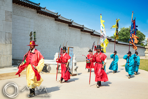 Miva Stock_3672 South Korea, Seoul, Guards at Gyeongbokgung palace