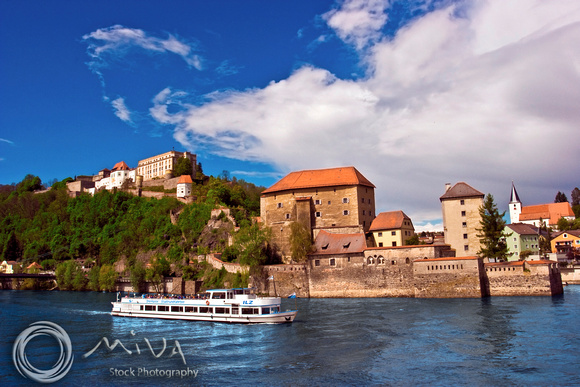 Miva Stock_1415 - Germany, Passau, tourist boat, Danube