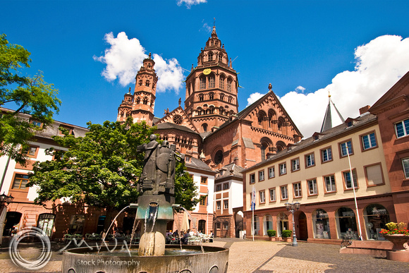 Miva Stock_1513 - Germany, Mainz, Saint Martin's Cathedral