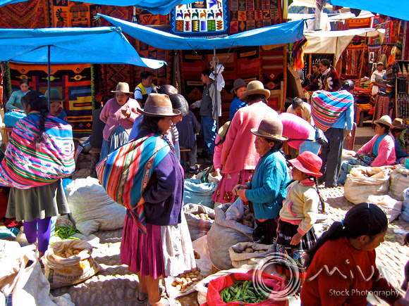 Miva Stock_1676 - Peru, Pisac, Sacred Valley, market