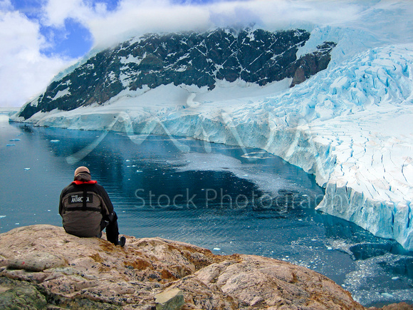 Miva Stock_1695 - Antarctica, Neko Harbor, man viewing