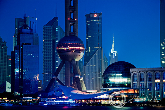 Miva Stock_2310 - China, Shanghai, Lujiazui, Oriental Pearl Tower