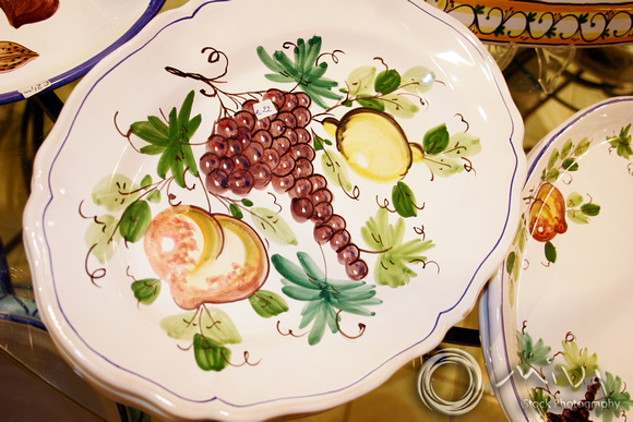 Miva Stock_2396 - Italy, Sorrento, hand painted ceramic dishes