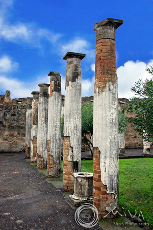 Miva Stock_2421 - Italy, Naples, Pompeii ruins