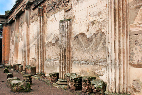 Miva Stock_2422 - Italy, Naples, Pompeii ruins