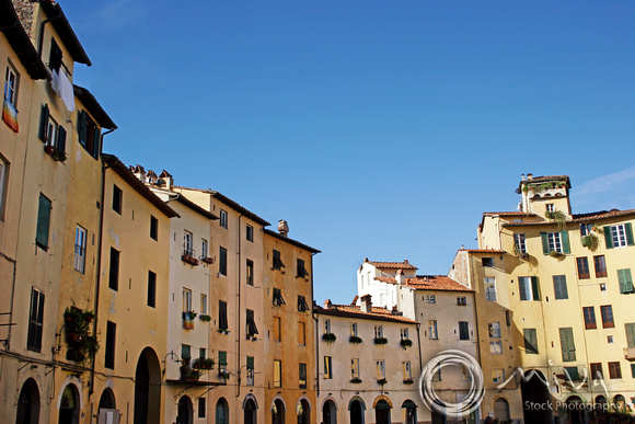 Miva Stock_2440 - Italy, Lucca, Tuscany, Piazza del Anfiteatro