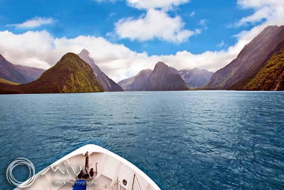 Miva Stock_2489 - New Zealand, Milford Sound, tour boat
