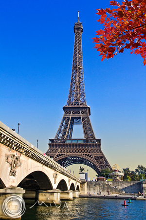 Miva Stock_2671 - France, Paris, Eiffel Tower, Autumn