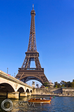Miva Stock_2673 - France, Paris, Eiffel Tower, Seine River