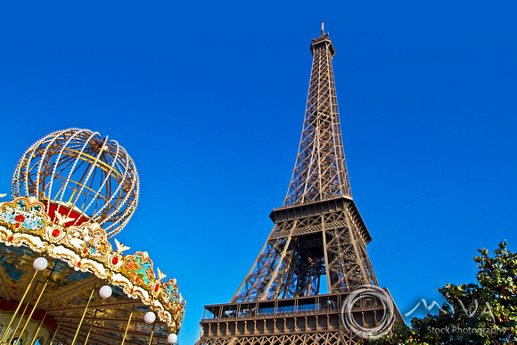 Miva Stock_2677 - France, Paris, Eiffel Tower, Carousel
