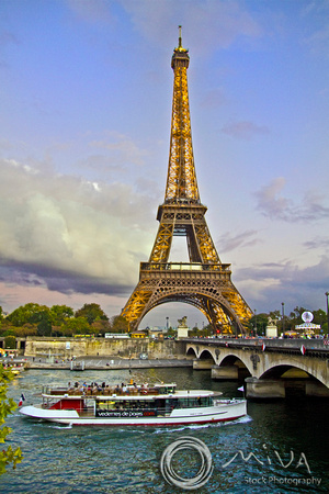 Miva Stock_2721 - France, Paris, Eiffel Tower, Seine River