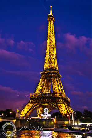 Miva Stock_2724 - France, Paris, Eiffel Tower, Seine River