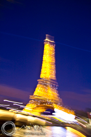 Miva Stock_2725 - France, Paris, Eiffel Tower, blur