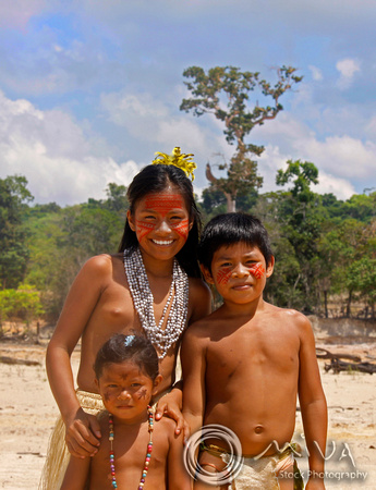 Miva Stock_3050 - Peru, Iquitos, tribal children