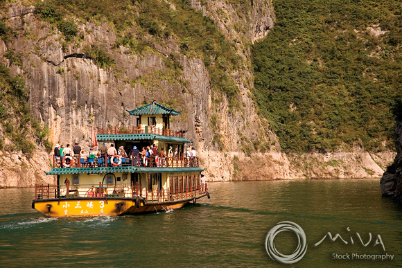 Miva Stock_0805 - China, Yangtze River, river boat, tourist