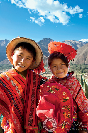 Miva Stock_0904 - Peru, Sacred Valley, boy and girl