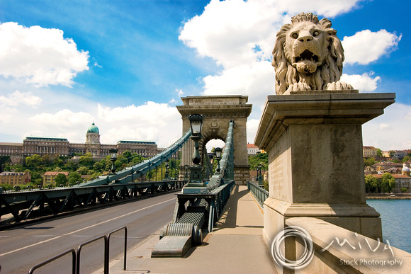 Miva Stock_0910 - Hungary, Budapest, Chain Bridge