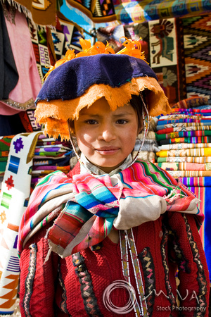 Miva Stock_0912 - Peru, Pisac, girl, at market