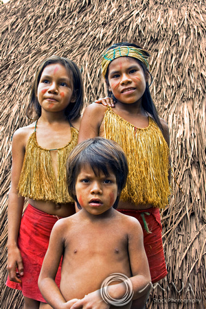Miva Stock_1165 - Peru, Iquitos, tribal children