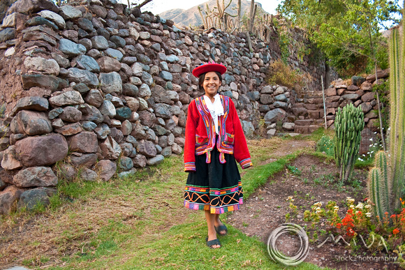 Miva Stock_1206 - Peru, Cusco, Sacred Valley, girl