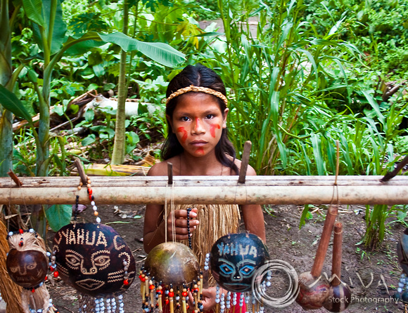 Miva Stock_1219 - Peru, Iquitos, tribal girl at market
