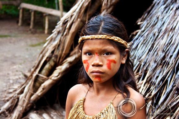 Miva Stock_1224 - Peru, Iquitos, tribal girl and hut