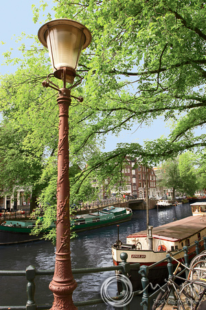 Miva Stock_1322 - Netherlands, Amsterdam, lamp, canal