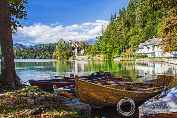 Miva Stock_3306 - Slovenia, Lake Bled, boats, church
