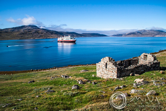 Miva Stock_3436 - Greenland, Hvalsey, Ruins, Cruise Ship
