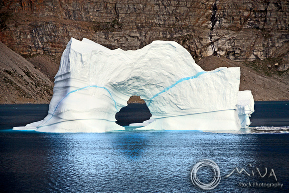 Miva Stock_3534 - Greenland, Disko Bay, iceberg, natural arch