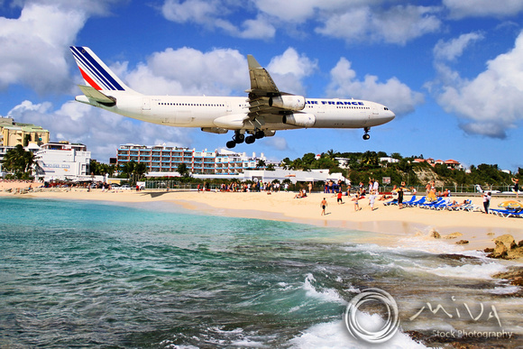 Miva Stock_3455 - St Martin, NL Antilles, Maho Beach, Airplane